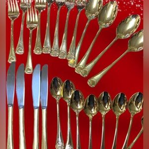 Elegant Gold Flatware Set 24 pieces